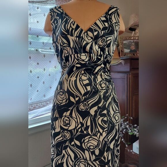 Donna Ricco Cocktail Dress Perfect Fitted Dress Abstract Roses Size 6 - Picture 4 of 11